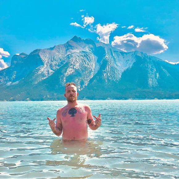 Meet your Posher, Ian - Picture 1 of 1